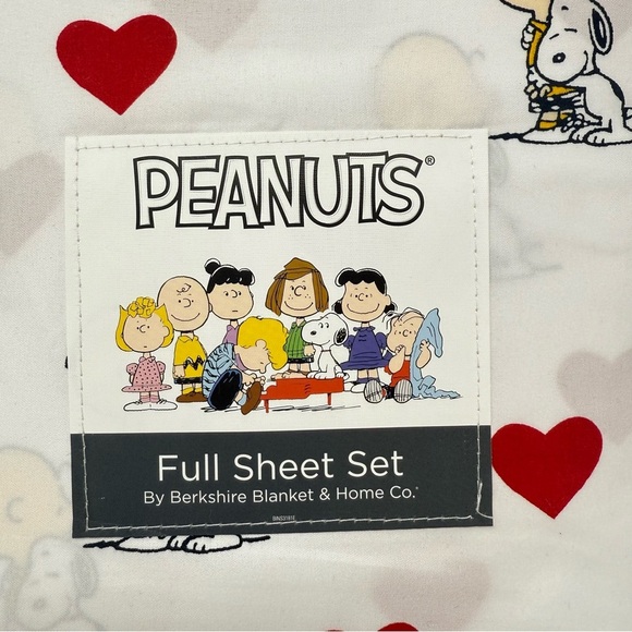 PEANUTS Full Sheet Set By Berkshire Blanket Snoopy Hearts NWT - Picture 5 of 5
